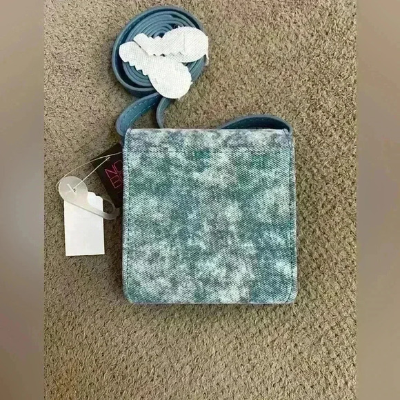 No Boundaries Denim Embroidered Crossbody Wallet - Picture 3 of 10